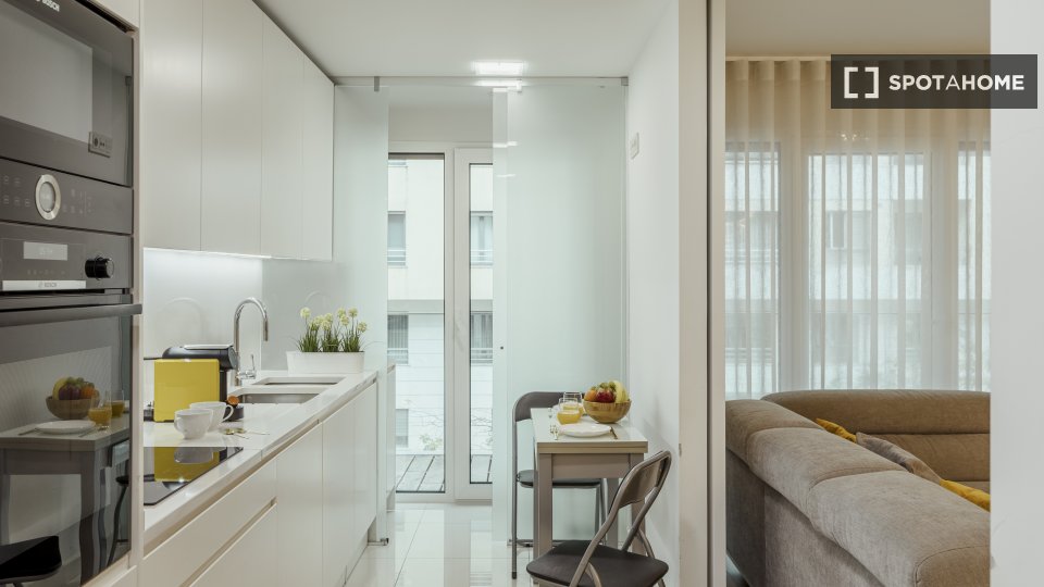 Apartment Lisbon, 3 beds, 133m² — photo 19