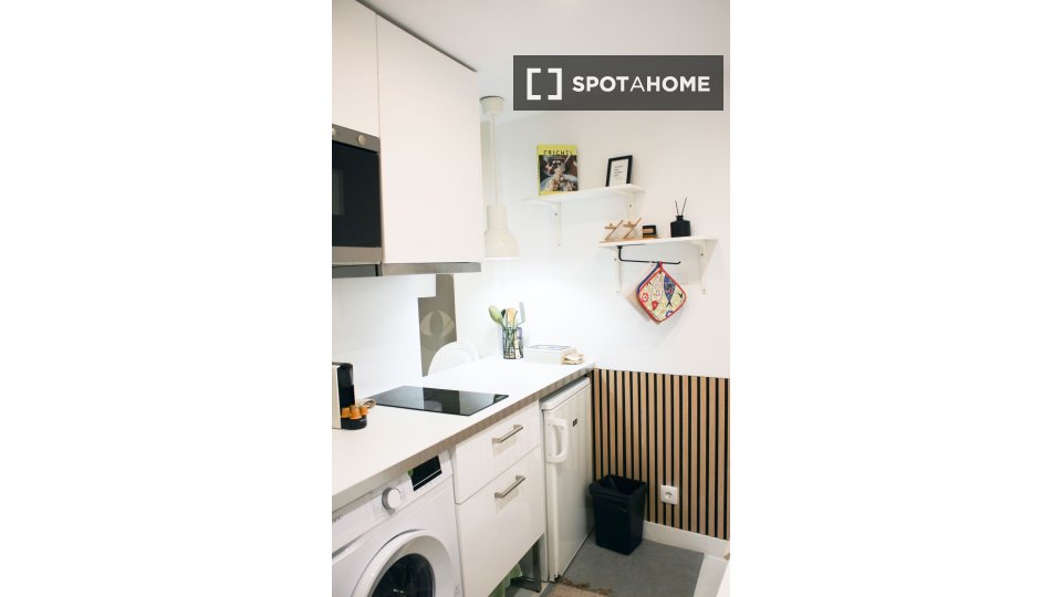 Apartment Lisbon, 1 bed, 32m² — photo 32