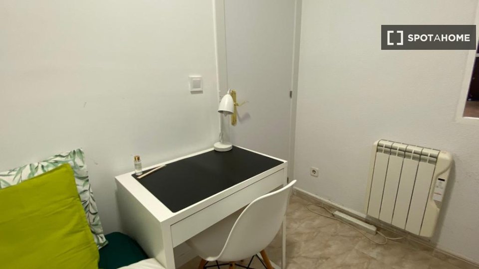 Double room Madrid, 6 beds — photo 17