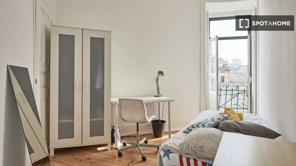 Double room Lisbon, 7 beds, 110m² — photo 40