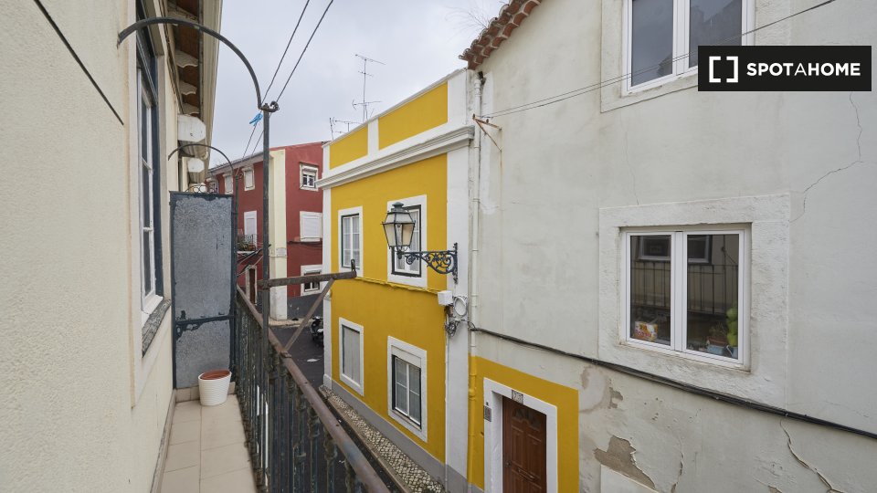 Double room Lisbon, 4 beds — photo 31