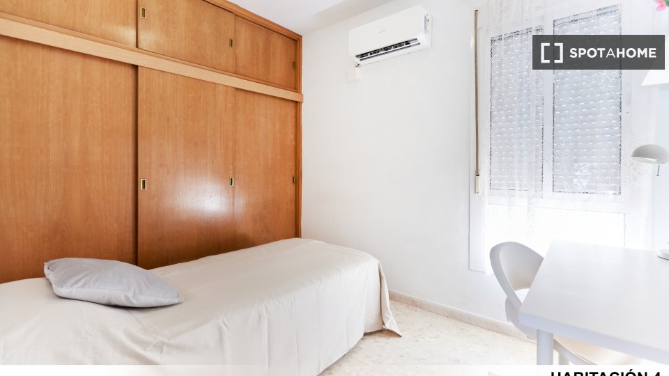 Double room Seville, 5 beds — photo 32