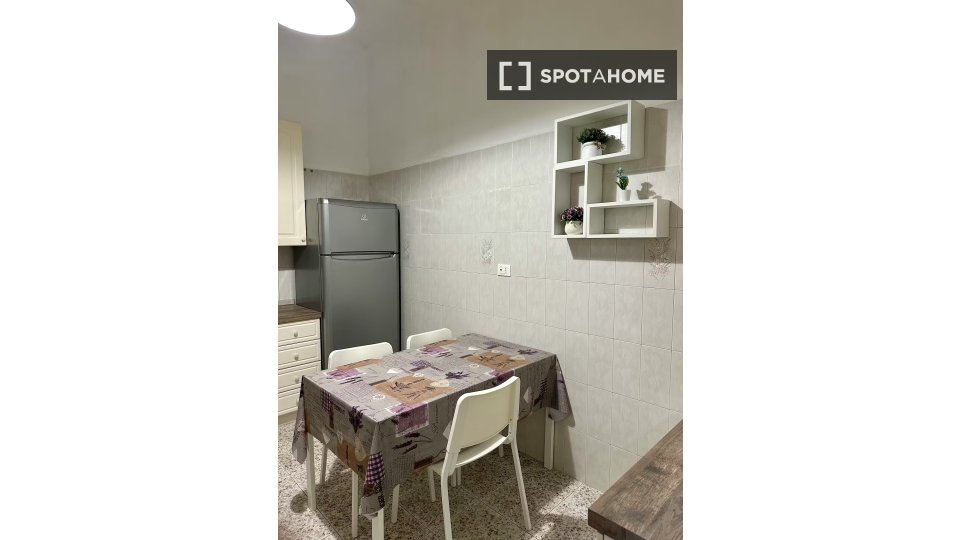 Double room Rome, 3 beds — photo 12