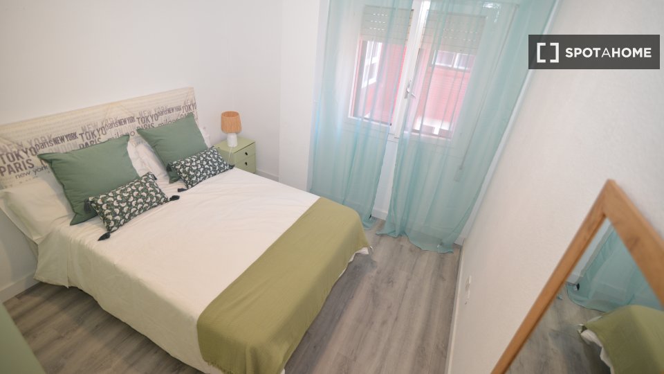 Double room Santander, 3 beds — photo 7