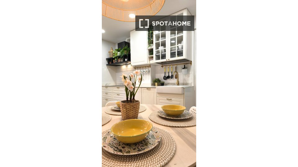 Apartment Pamplona, 5 beds, 124m² — photo 18