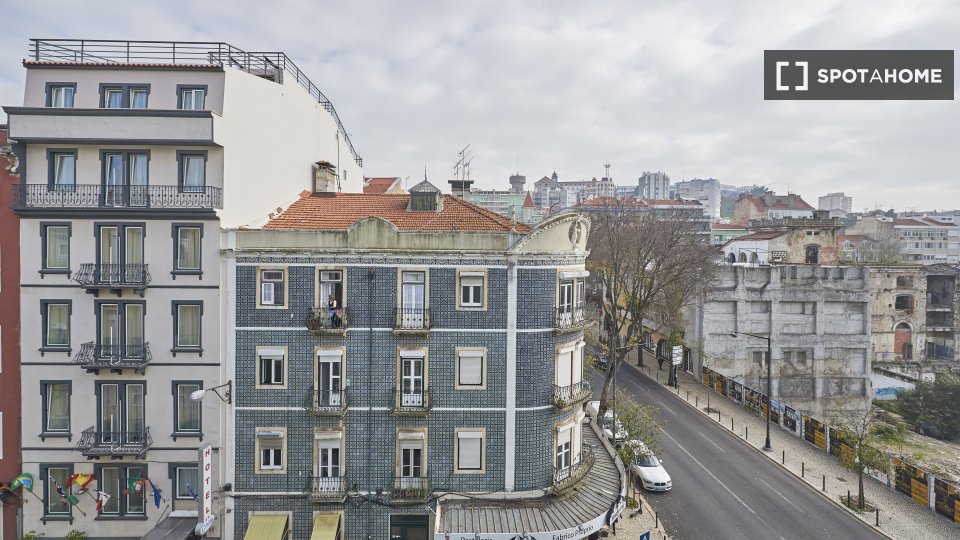 Double room Lisbon, 7 beds, 110m² — photo 36