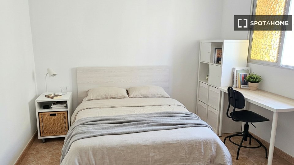 Double room Valencia, 4 beds, 100m² — photo 4