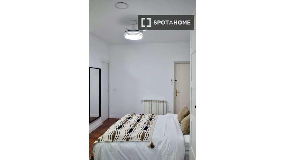 Double room Madrid, 6 beds — photo 56
