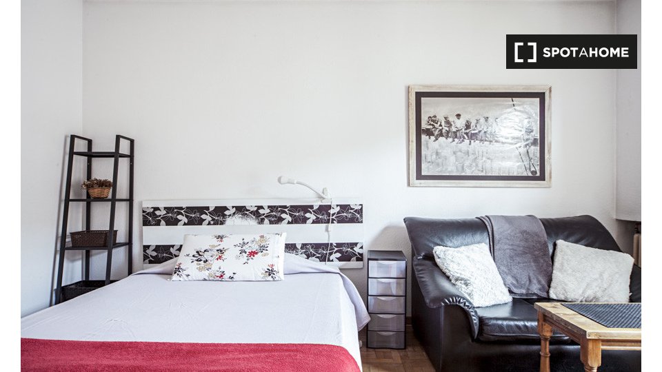 Double room Alcala_De_Henares, 6 beds, 180m² — photo 18