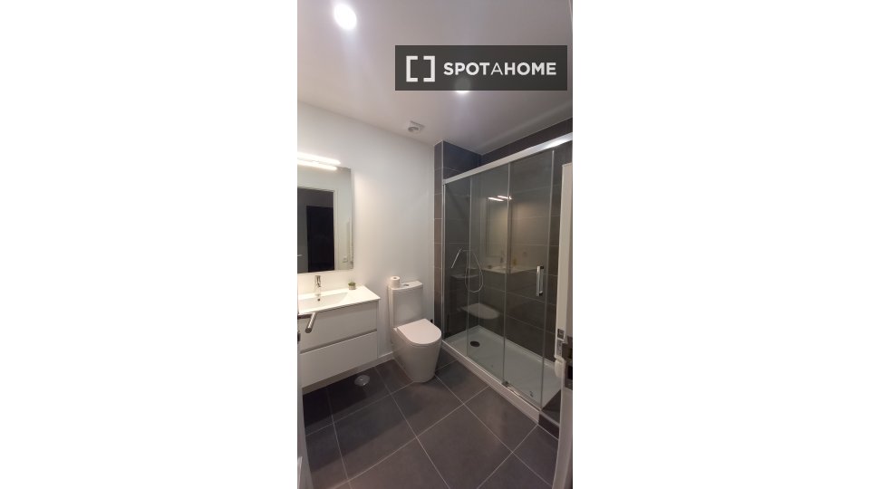Double room Lisbon, 5 beds, 130m² — photo 19