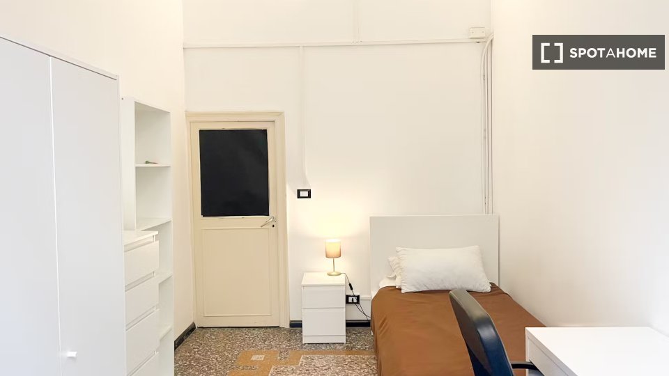 Double room Genoa, 7 beds — photo 23