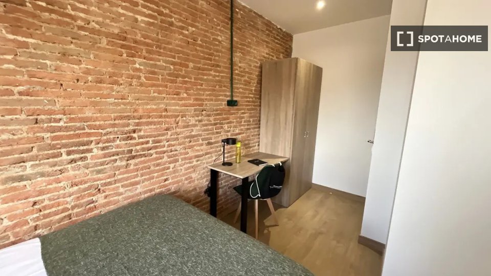 Double room Madrid, 6 beds — photo 4
