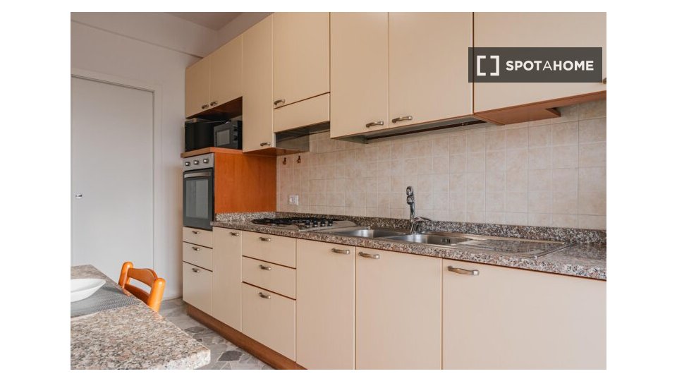 Double room Milan, 2 beds — photo 9