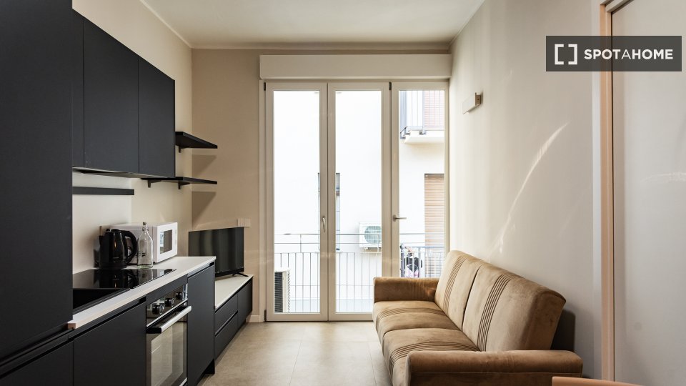 Apartment Milan, 1 bed — photo 1