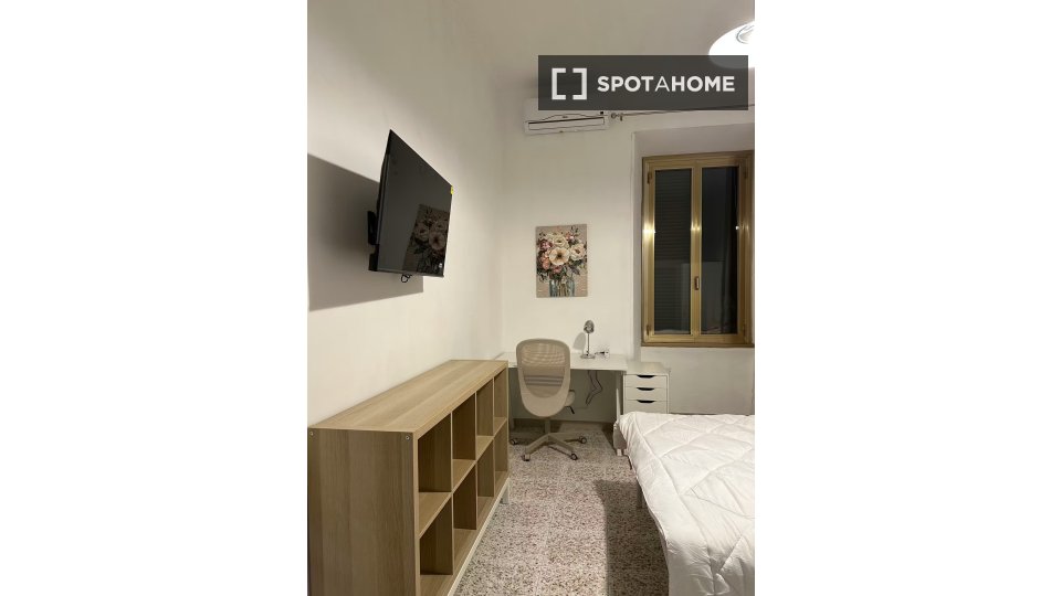 Double room Rome, 3 beds — photo 11