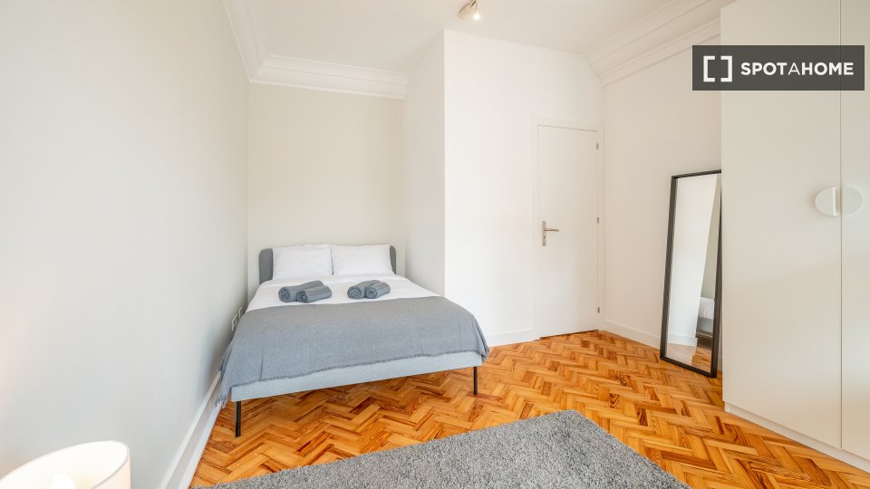 Double room Lisbon, 6 beds, 164m² — photo 1