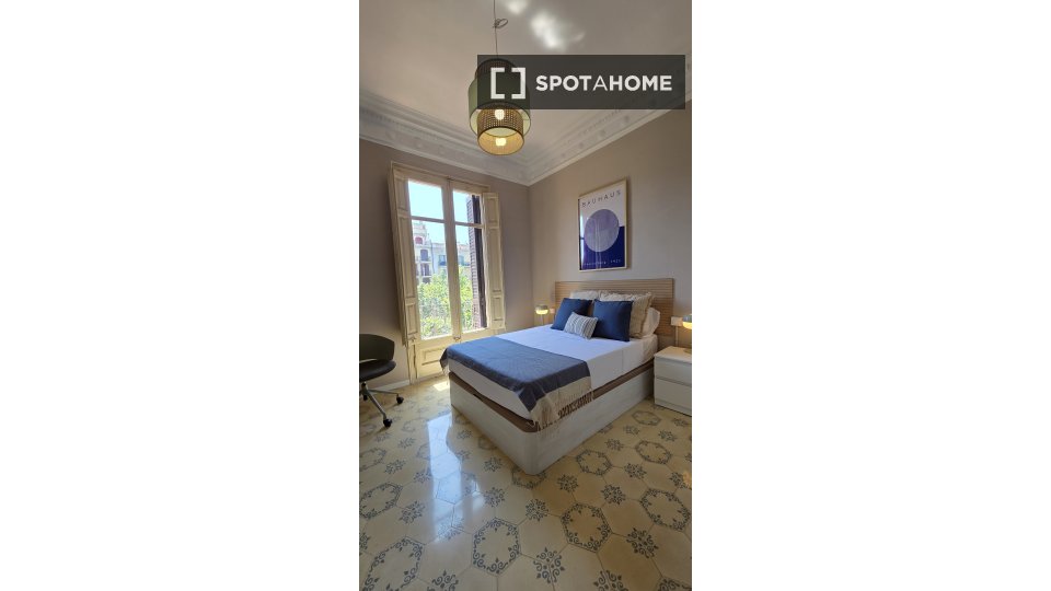 Double room Barcelona, 7 beds, 210m² — photo 2