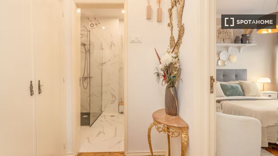 Apartment Lisbon, 1 bed — photo 6