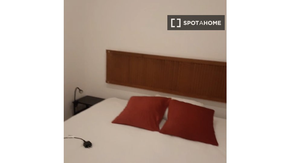 Double room Lisbon, 4 beds, 95m² — photo 13