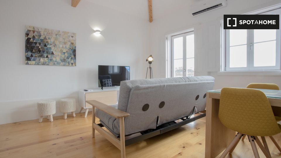 Apartment Porto, 1 bed, 65m² — photo 17
