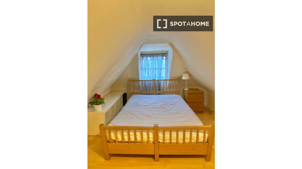 Double room London, 3 beds, 78m² — photo 6