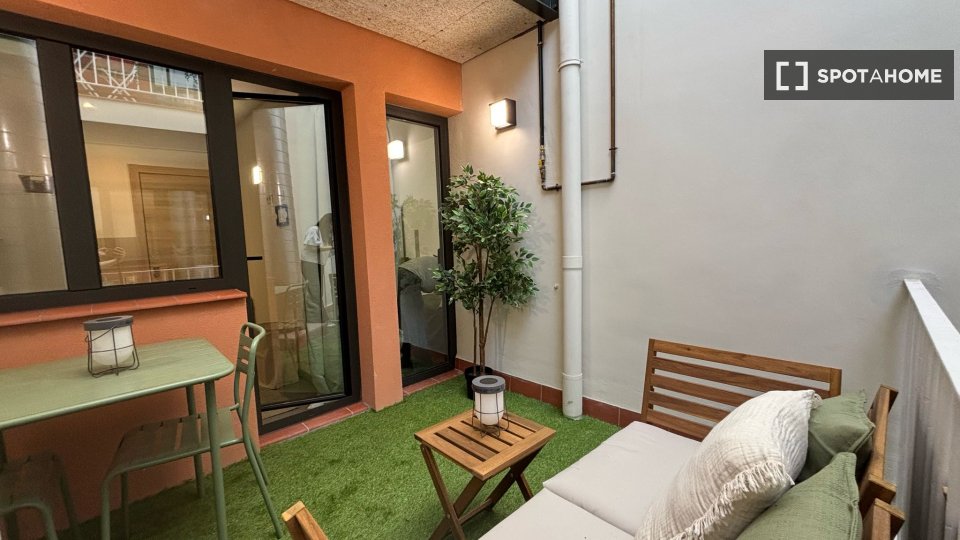 Double room Barcelona, 4 beds, 90m² — photo 19