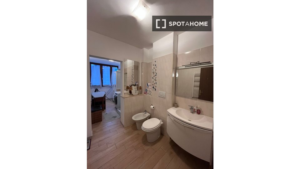 Double room Rome, 3 beds, 120m² — photo 6
