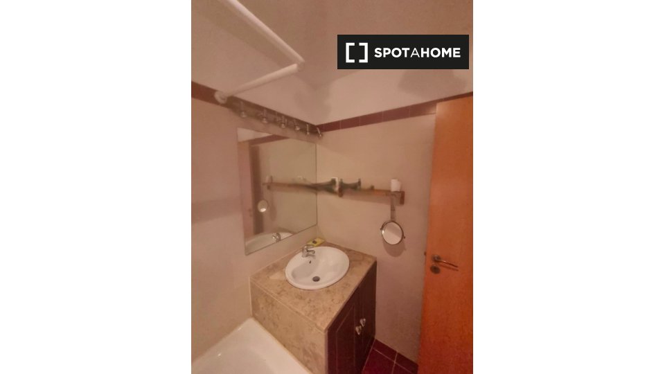 Apartment Lisbon, 2 beds — photo 9