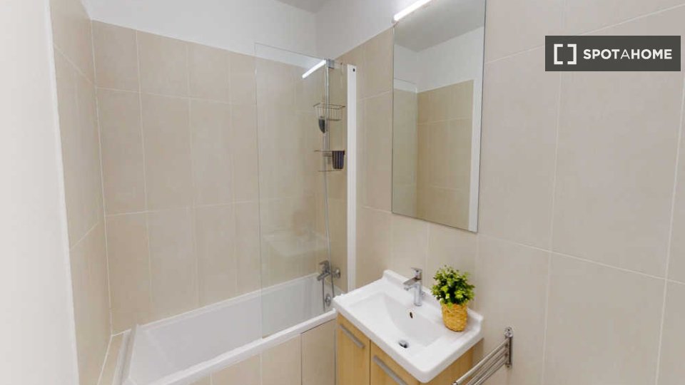 Double room Paris, 5 beds, 120m² — photo 5