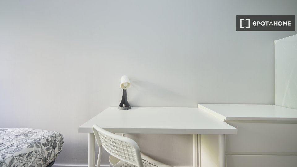 Double room Lisbon, 16 beds — photo 8