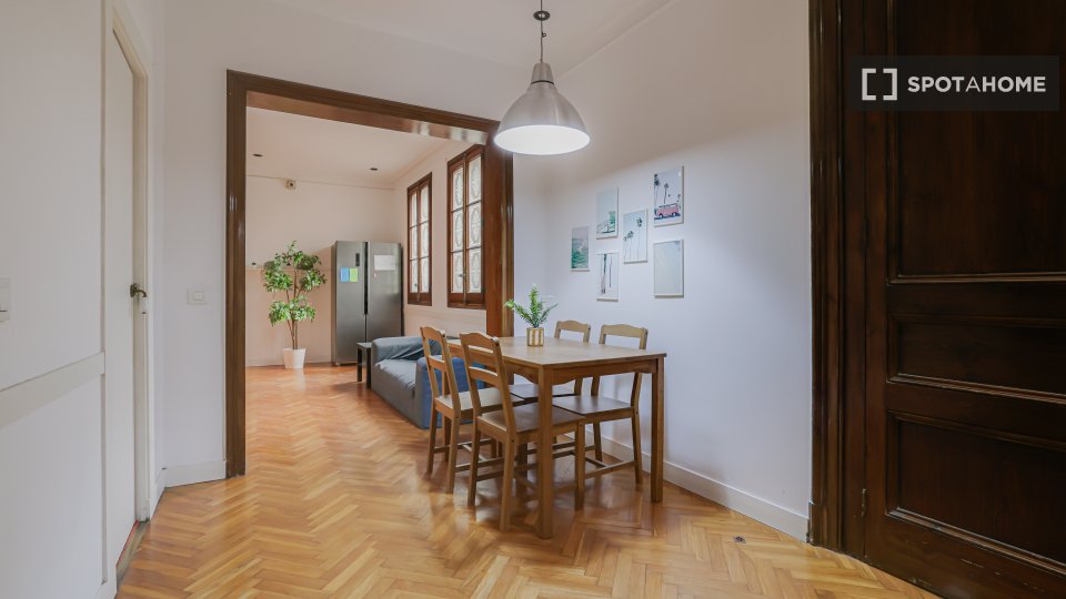 Double room Barcelona, 13 beds, 400m² — photo 3