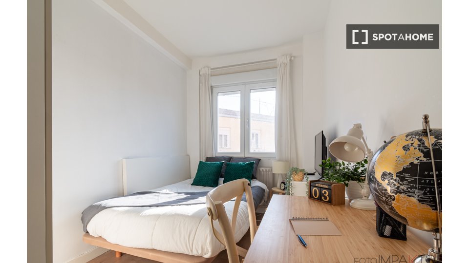 Double room Madrid, 4 beds, 100m² — photo 1