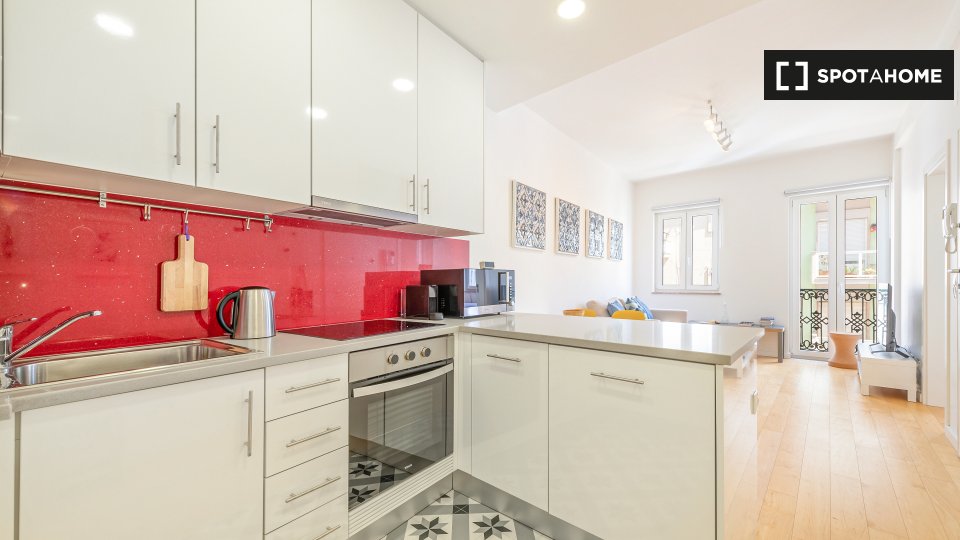 Apartment Lisbon, 2 beds, 65m² — photo 13