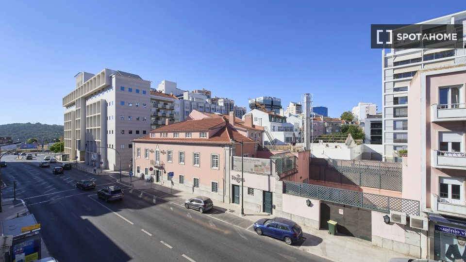 Double room Lisbon, 6 beds — photo 7