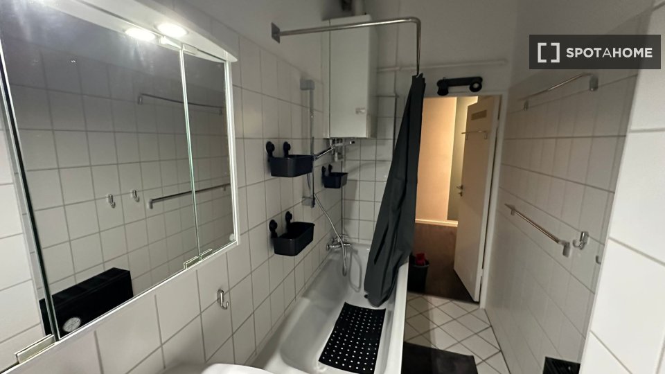Double room Frankfurt, 3 beds, 22m² — photo 4