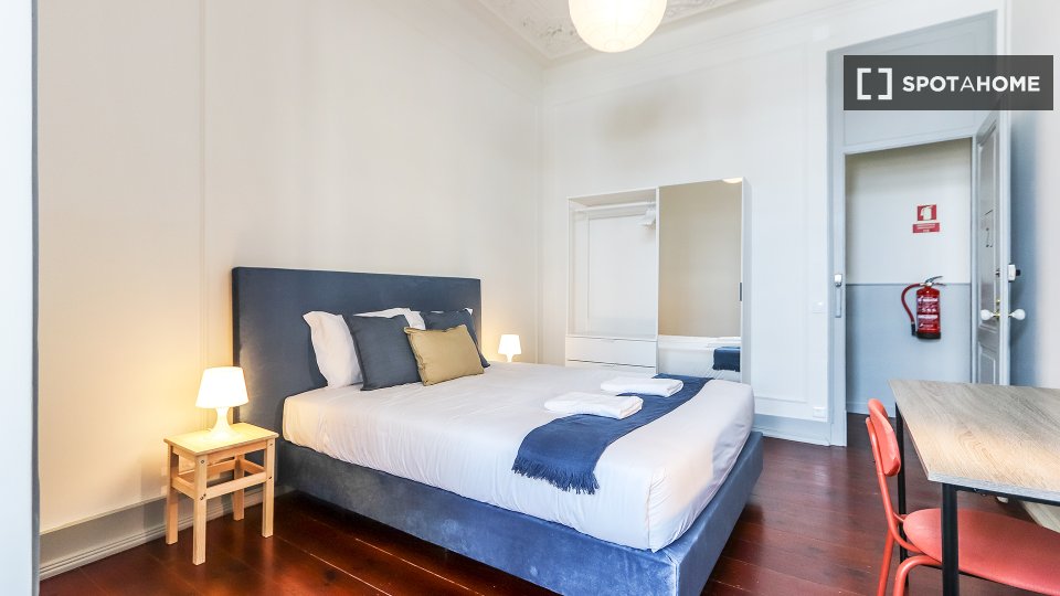 Double room Lisbon, 6 beds — photo 19
