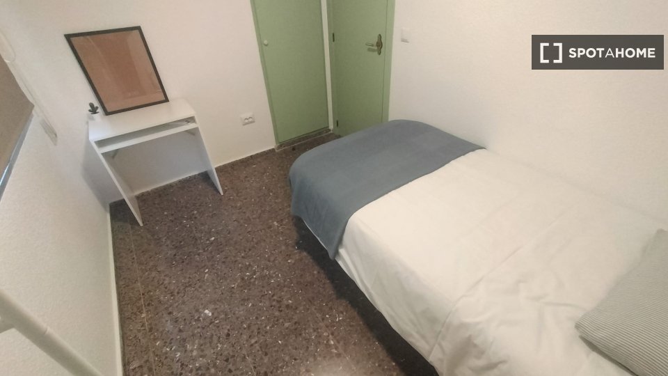 Double room Valencia, 4 beds, 120m² — photo 19