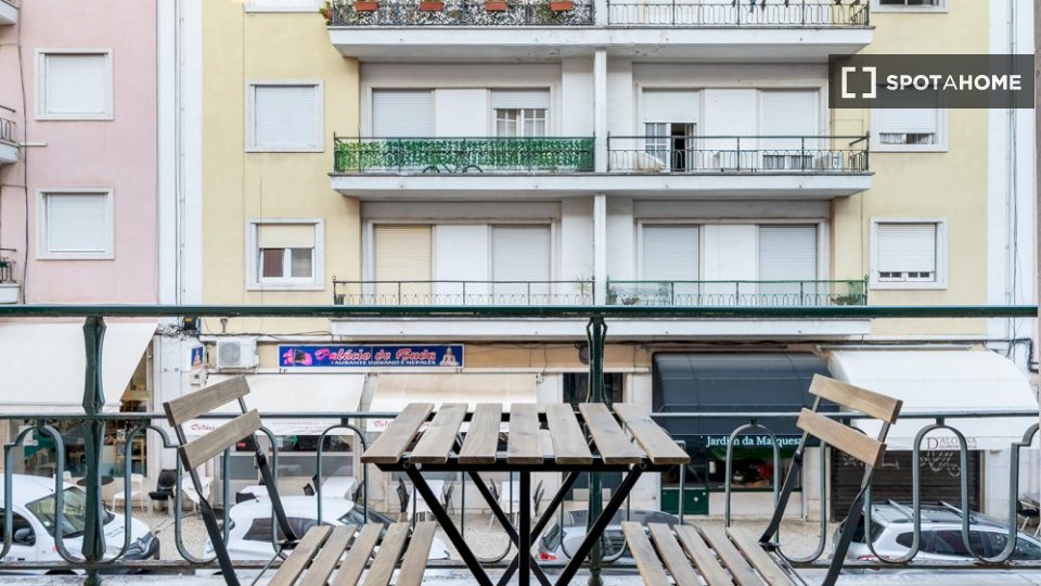 Double room Lisbon, 5 beds — photo 4