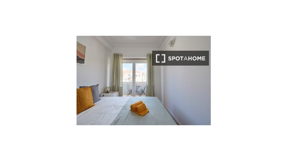 Double room Lisbon, 6 beds — photo 16