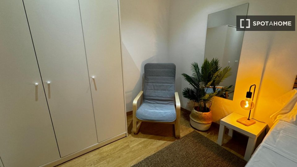 Double room Madrid, 5 beds — photo 19