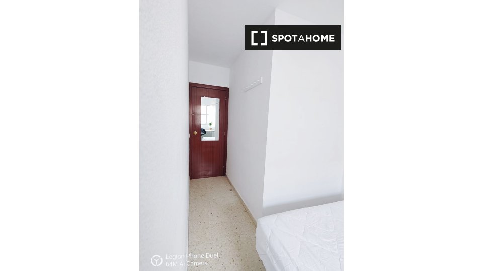 Double room Madrid, 5 beds, 80m² — photo 1