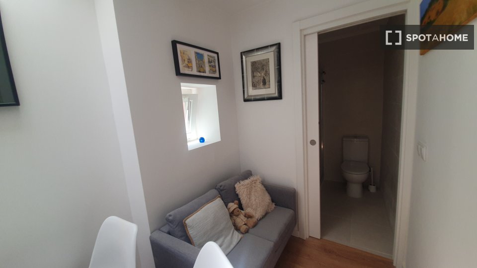 Apartment Lisbon, 2 beds — photo 46