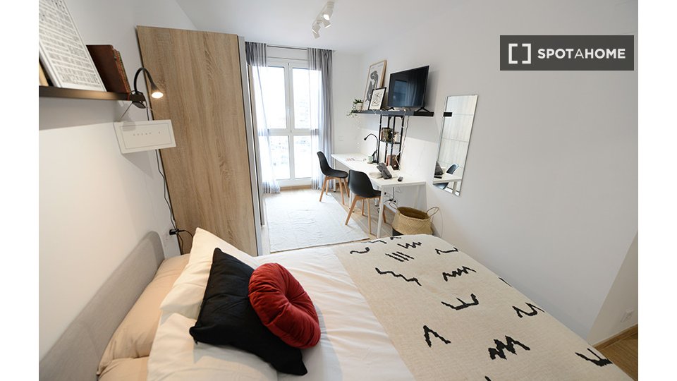 Double room Bilbao, 4 beds — photo 19