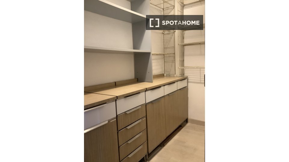 Double room Madrid, 4 beds, 100m² — photo 19