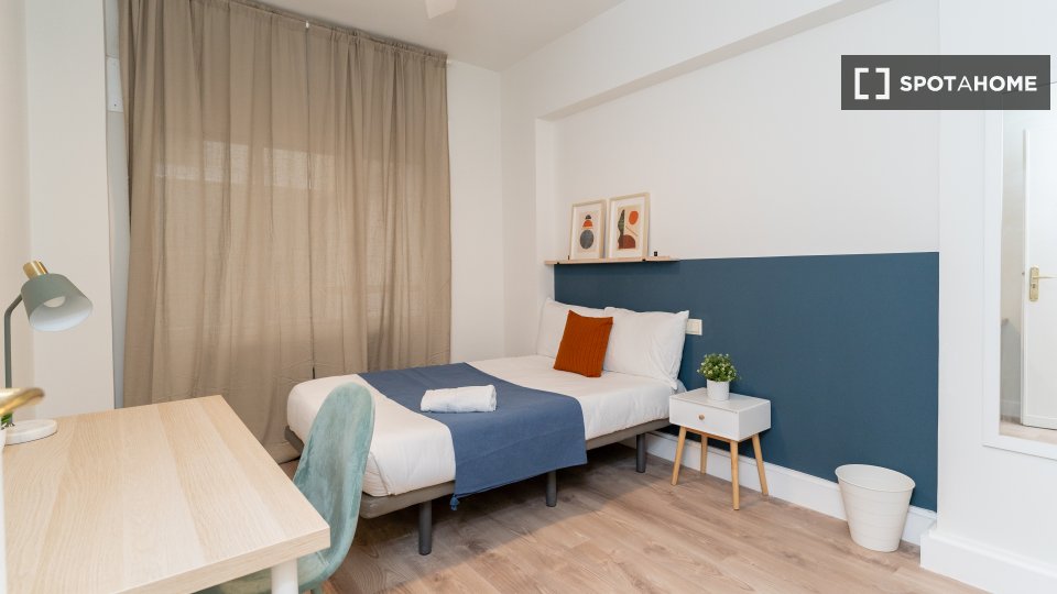 Double room Madrid, 5 beds — photo 8