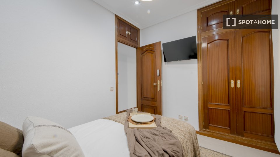 Double room Madrid, 7 beds — photo 13