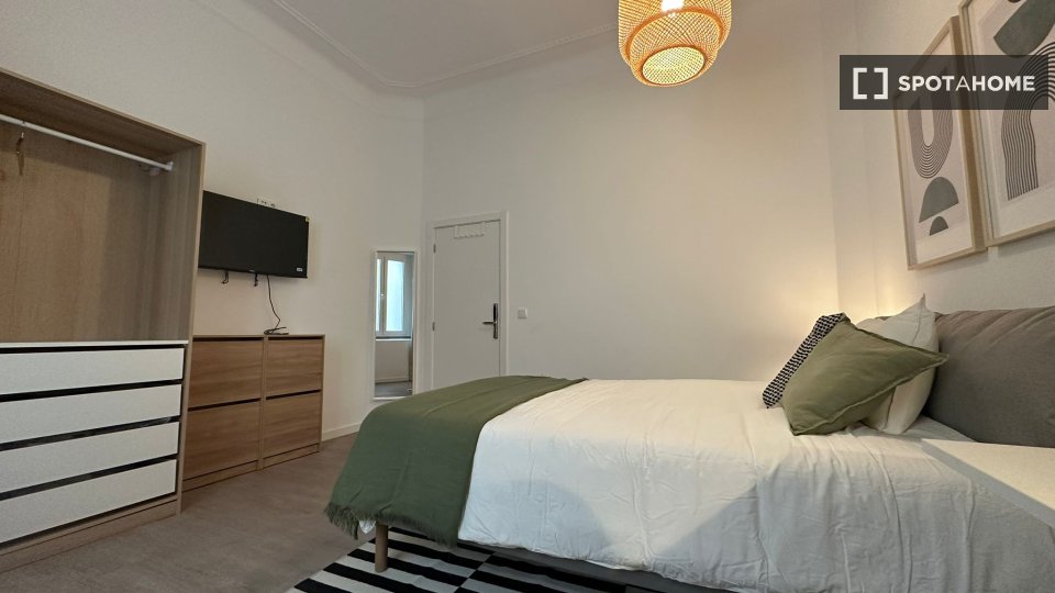 Double room Lisbon, 6 beds, 160m² — photo 27