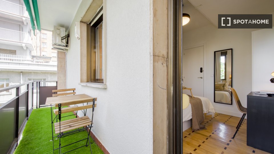 Double room Madrid, 7 beds, 135m² — photo 13