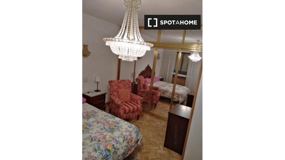 Double room Madrid, 2 beds — photo 3