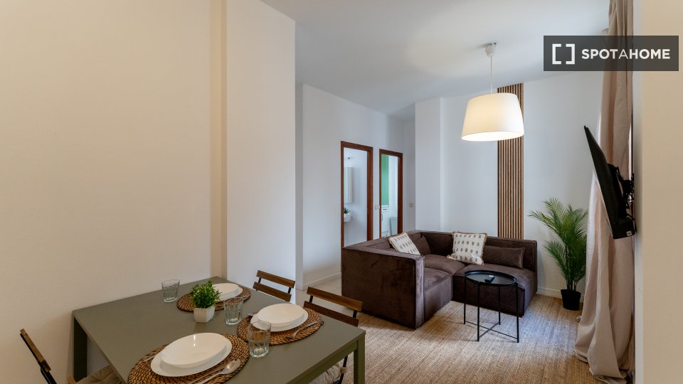 Double room Madrid, 3 beds — photo 5